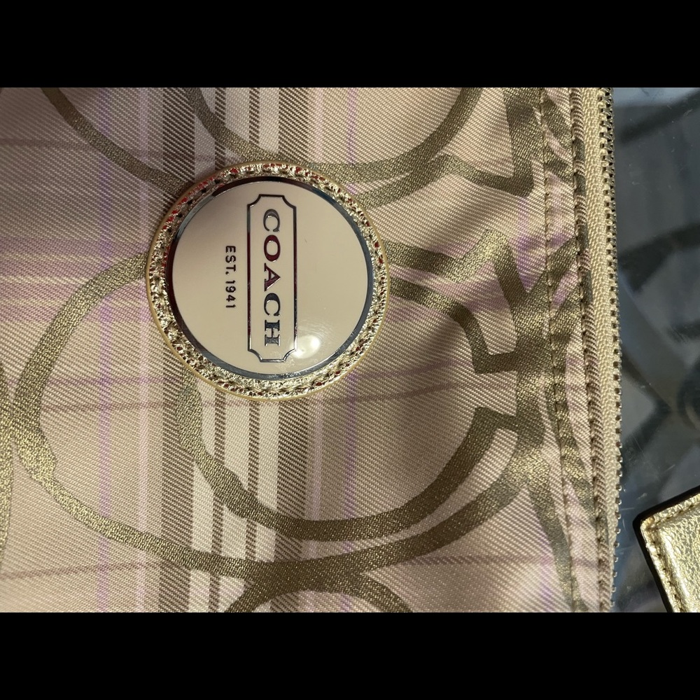 Coach purse - Picture 3 of 4